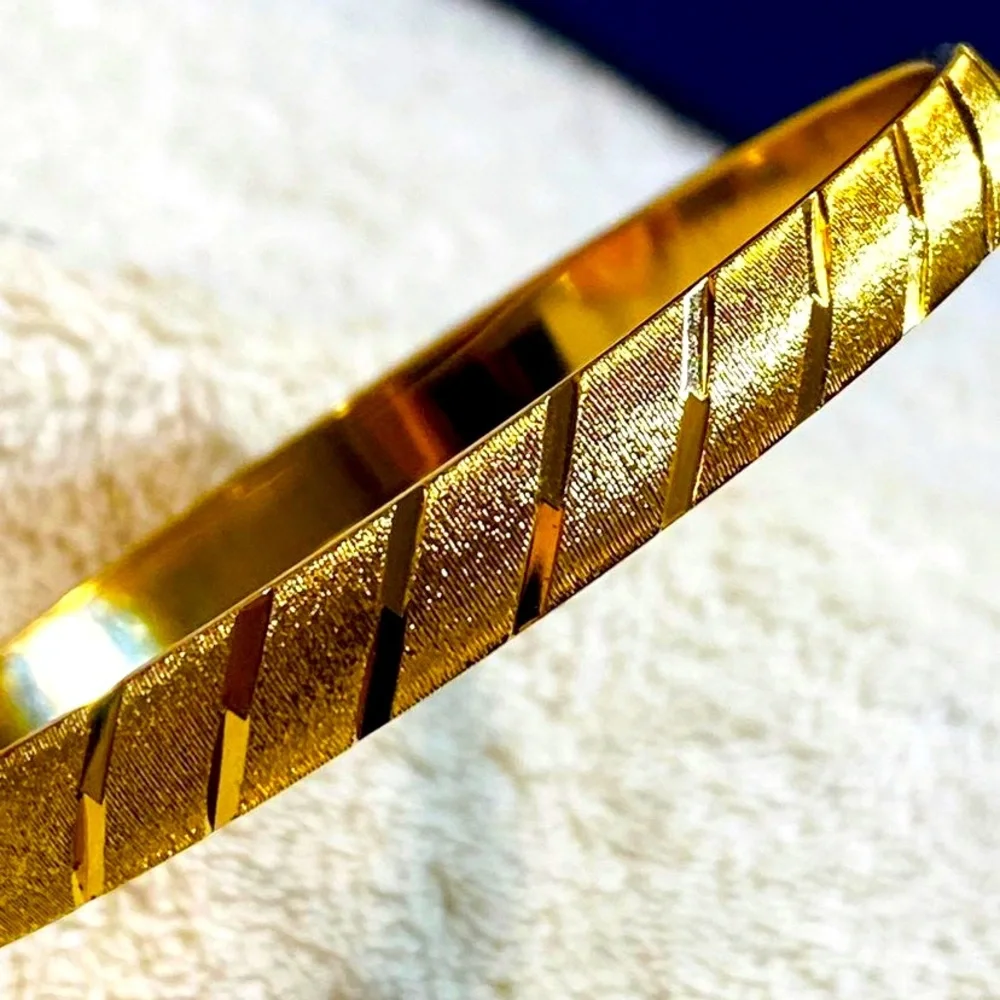 Monet Bracelet - Picture 2 of 12